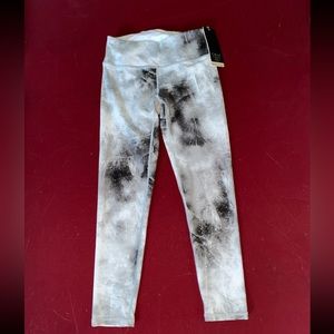 Brand new white, grey and black with gold sparkles. Mid rise 7/8 ankle.